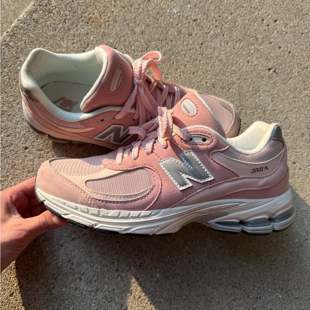 NWOT New Balance Pink and White Women's Running Sneakers - Picture 7 of 16